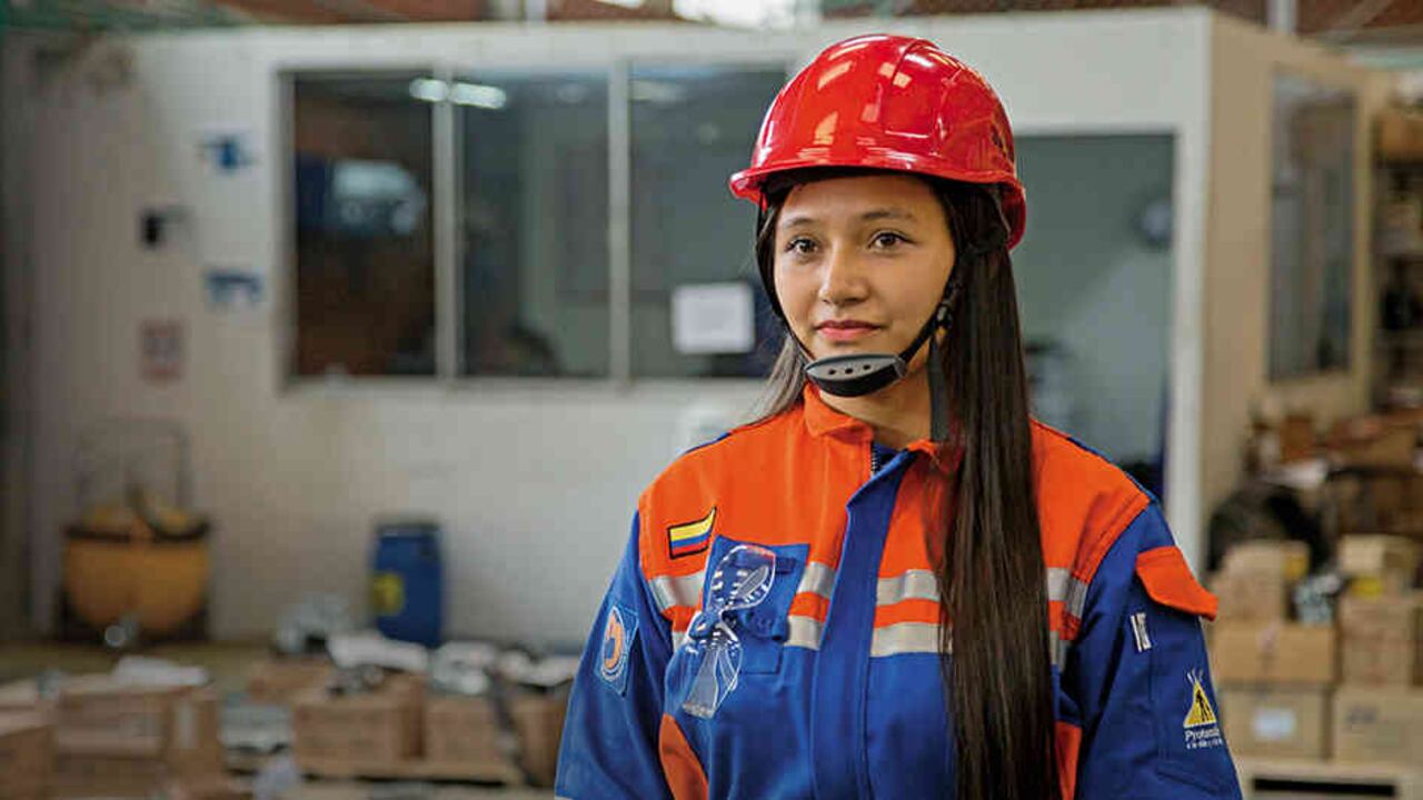 Cada vez hay más mujeres interesadas en trabajar en el sector de la energía. Enel-Codensa ha pasado del 1 al 38 por ciento de mujeres en sus programas de capacitación.