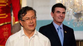 Gustavo Petro y Rodrigo Paz Pereira.