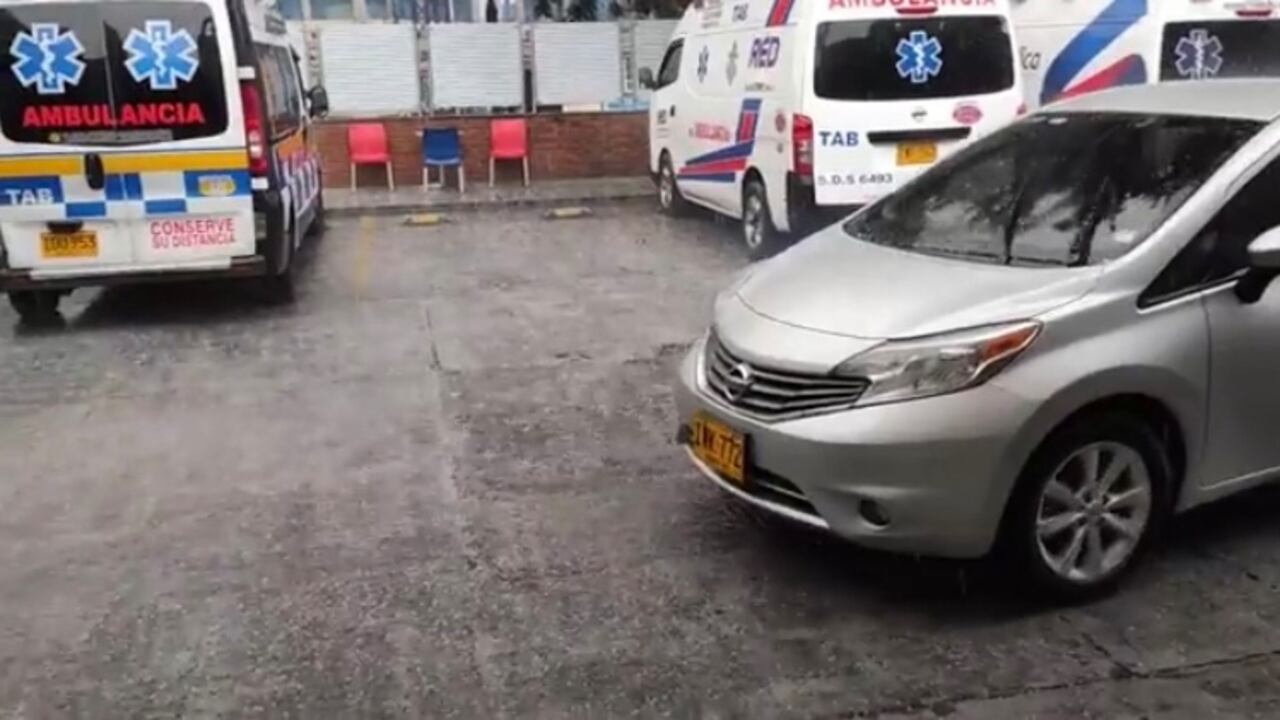 En redes sociales fueron publicados videos con la granizada que afectó especialmente el norte de la ciudad, en la localidad de Usaquén.