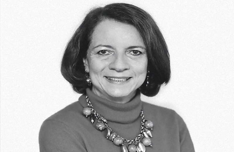 Patricia Lara. Escritora colombiana, autora de ‘Las mujeres en la guerra’ (2000), historias de víctimas involucradas en el conflicto armado.