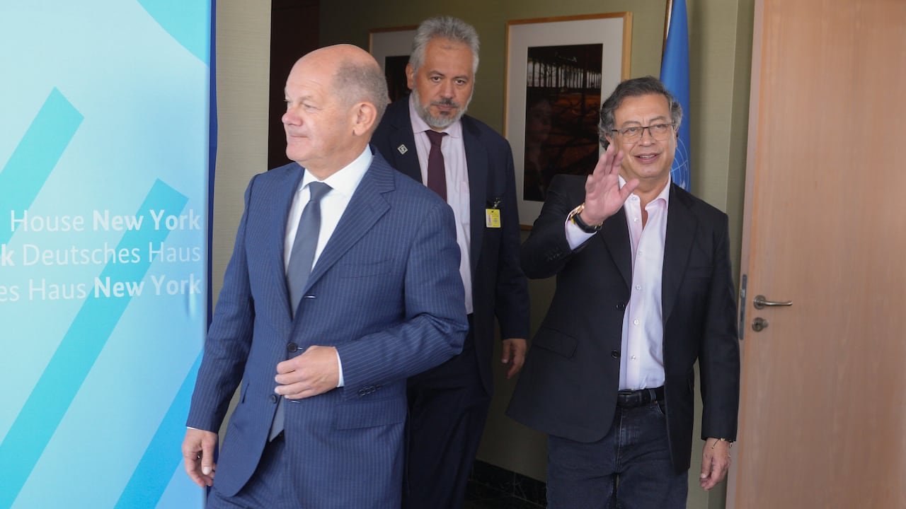 Olaf Scholz, canciller alemán, y Gustavo Petro.