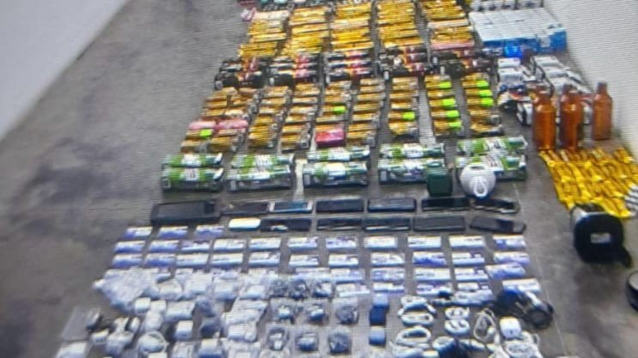 Arsenal incautado en cárcel La Pedregal