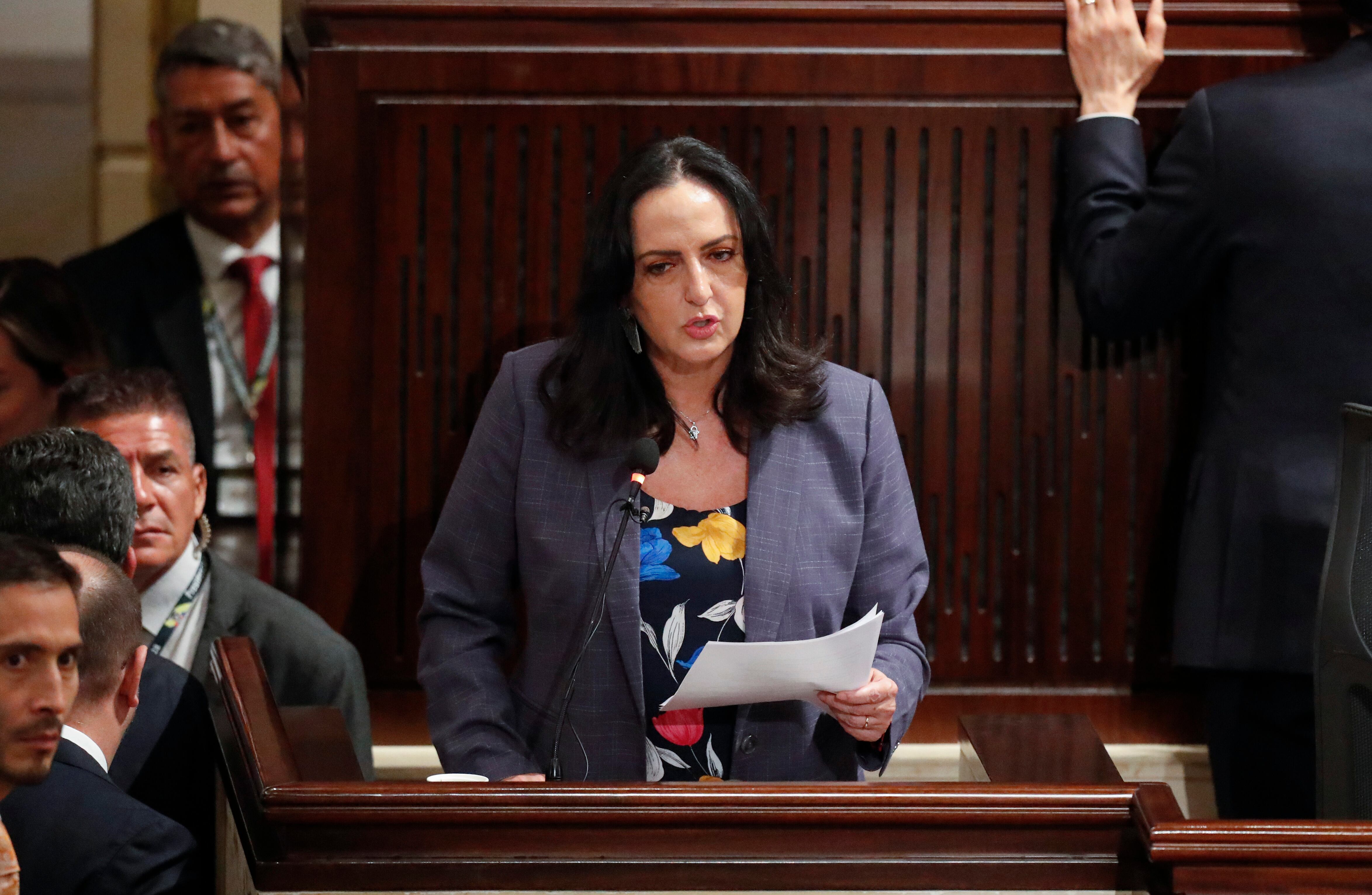 réplica de la oposición