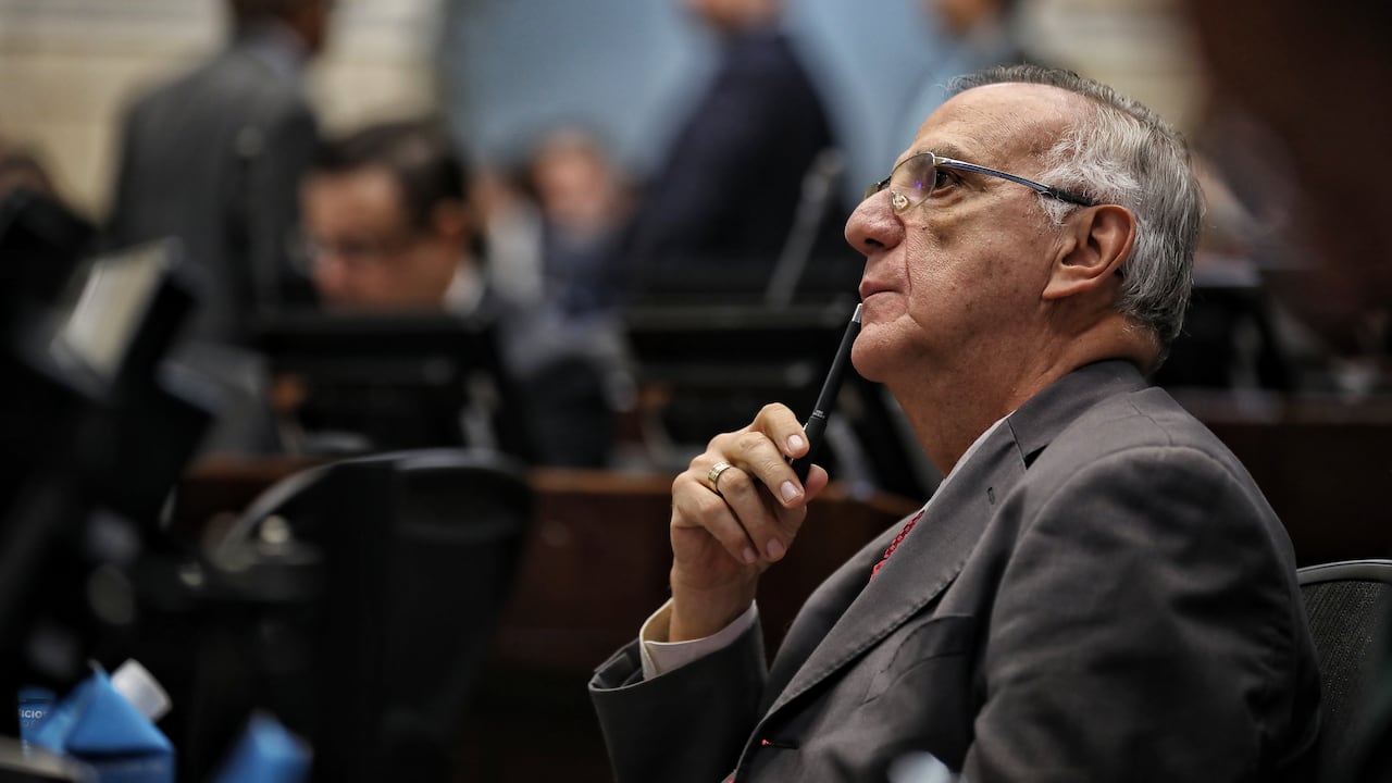 El ministro de Defensa, Iván Velásquez, enfrenta varios cuestionamientos ante el crecimiento de la inseguridad en el país.