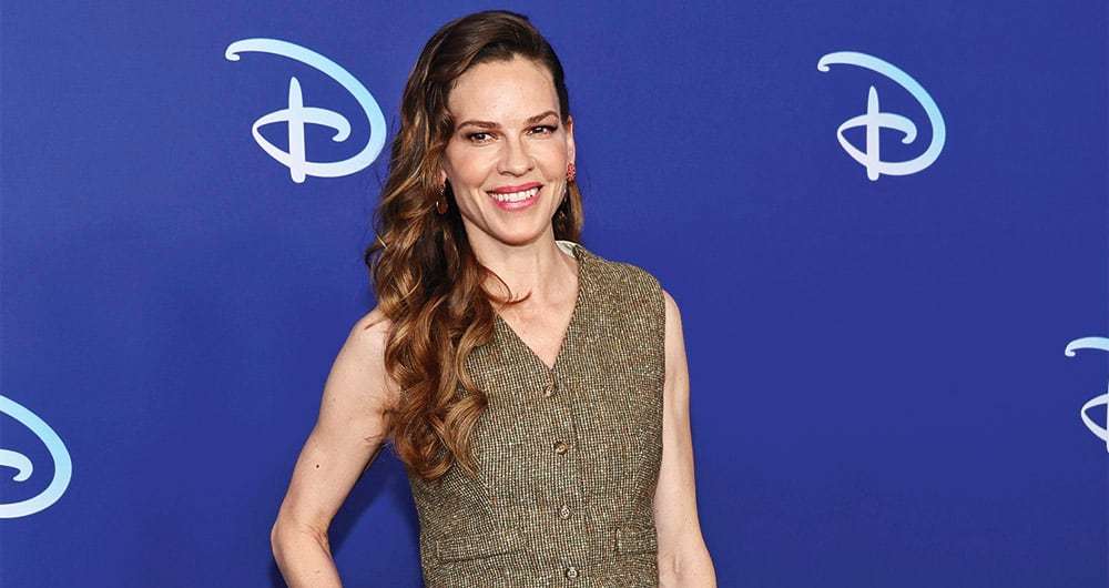 Hilary Swank anunció su embarazo de gemelos a los 48 años.