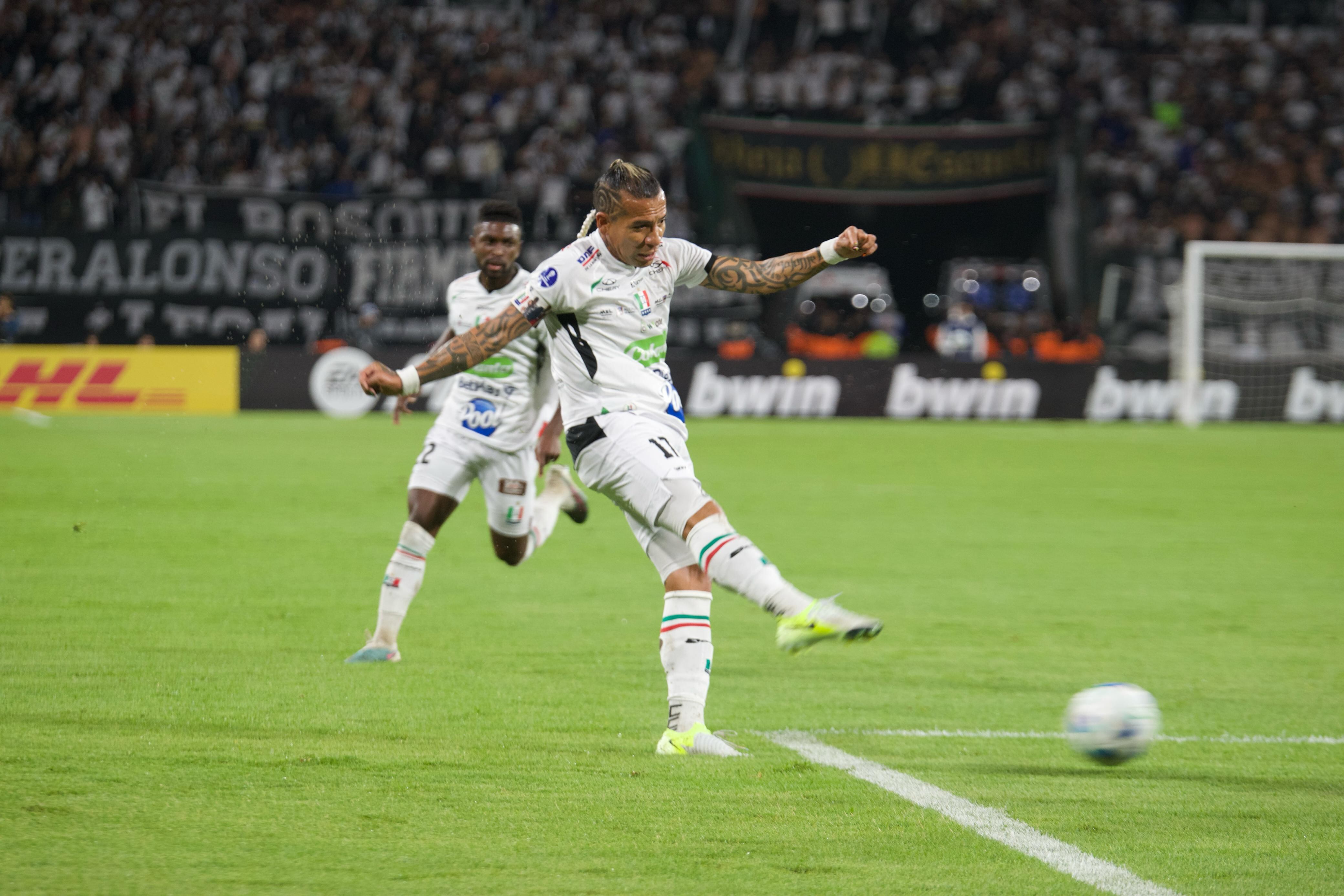 Dayro Moreno, ante Fluminense, en Copa Sudamericana.