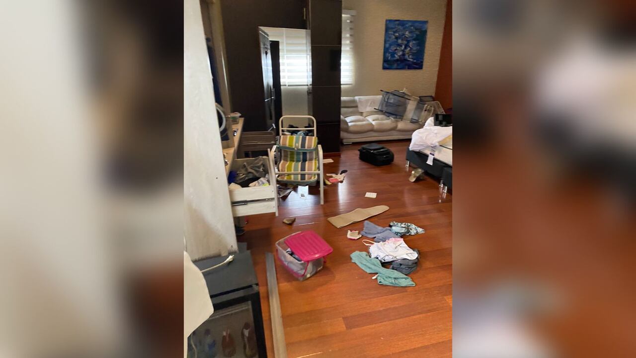 Denuncian que así dejaron las habitaciones del hotel.