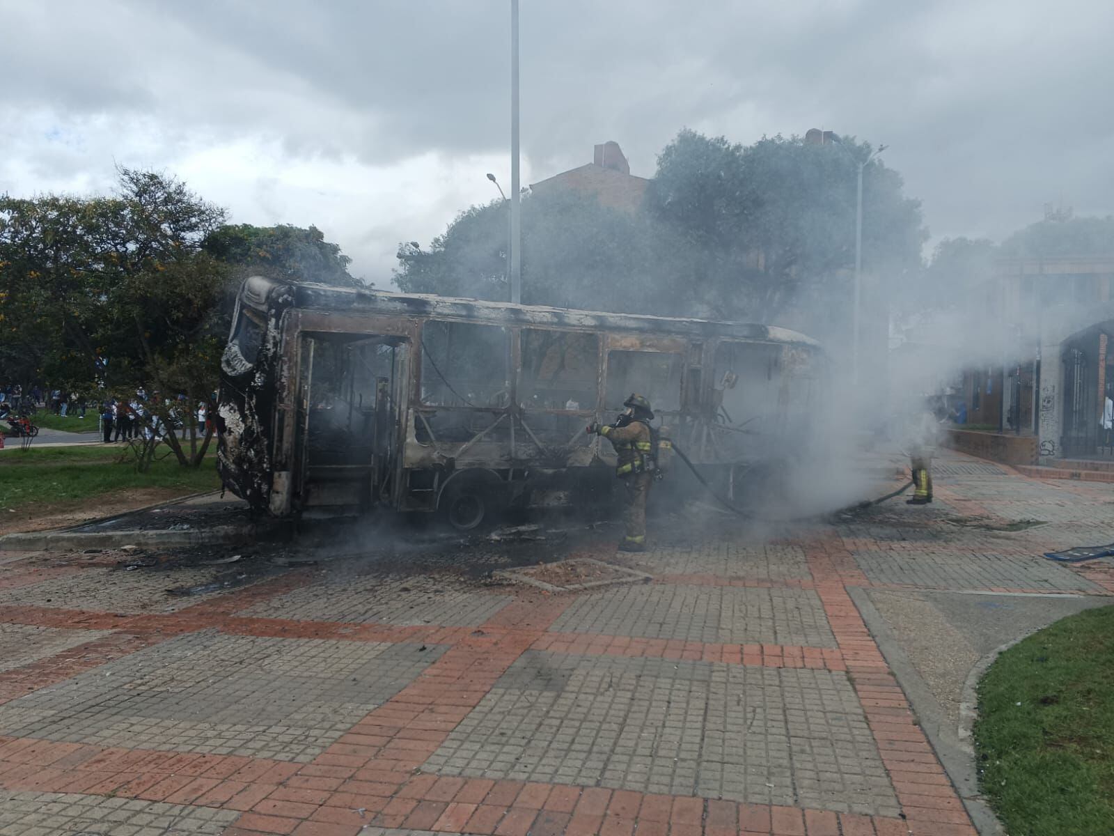 Bus del SITP incinerado