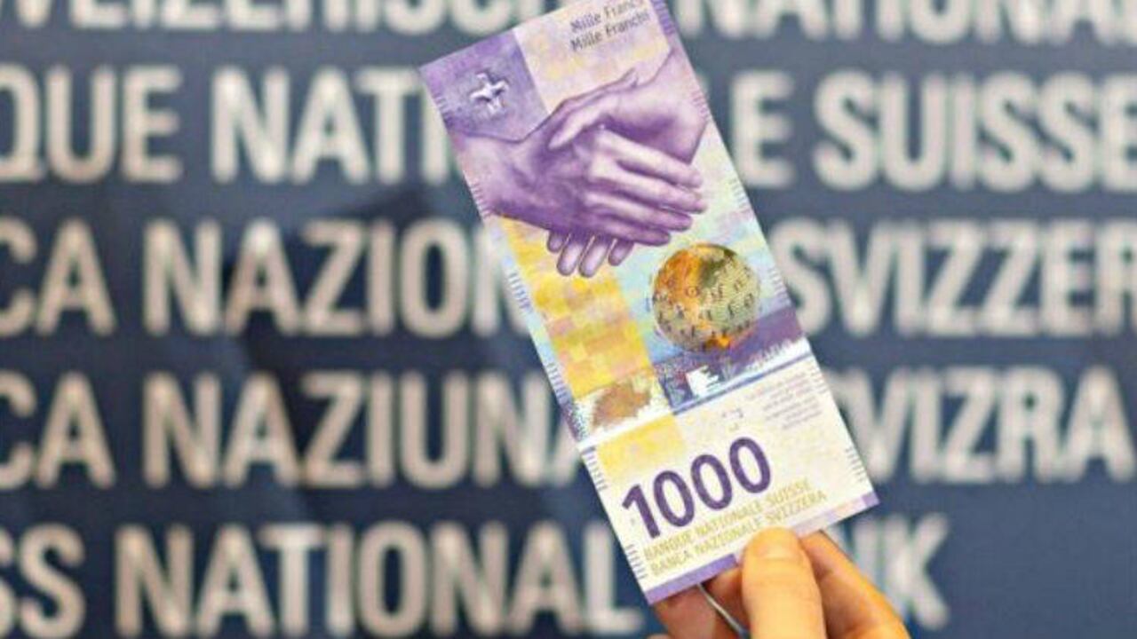GETTY IMAGES / A 1.000 francos, algo más de 1.000 dólares, es a lo que equivale el billete morado.