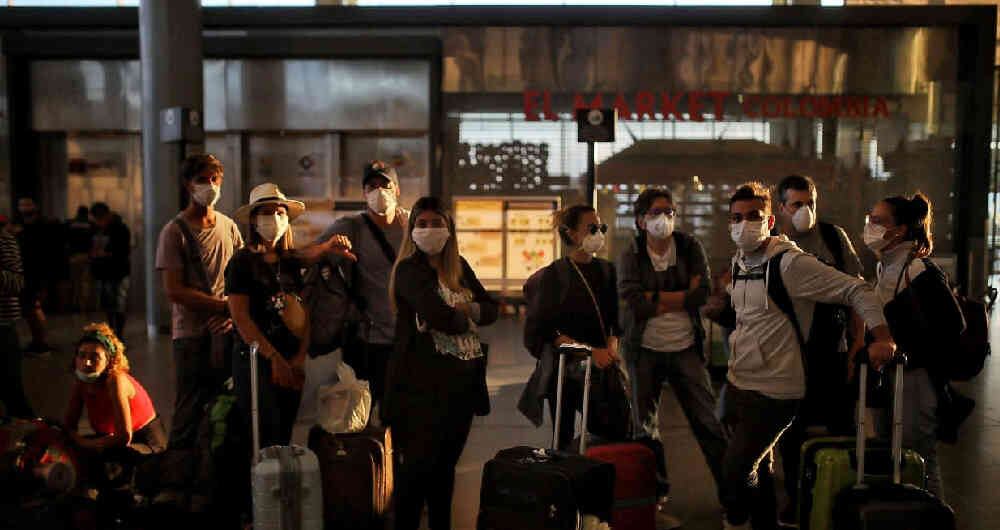 El aeropuerto El Dorado fue cerrado para las operaciones internacionales y nacionales.