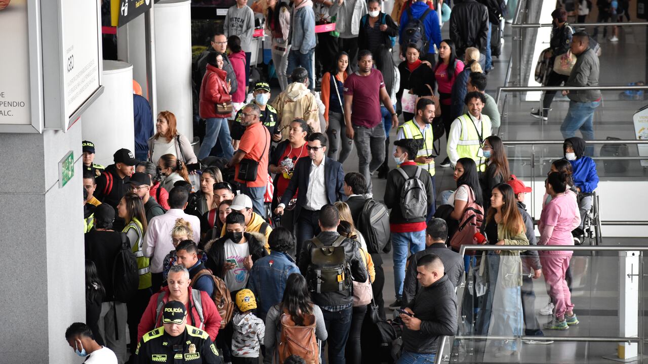 Migración Colombia cuenta con un sistema que permite agilizar el proceso y evitar filas para salir o entrar al país.