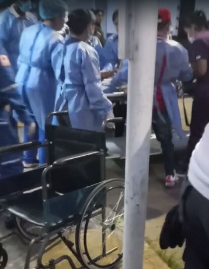 Camión chiva se volcó a un abismo en una vía de Caloto, Cauca; reportan dos muertos y varios heridos.