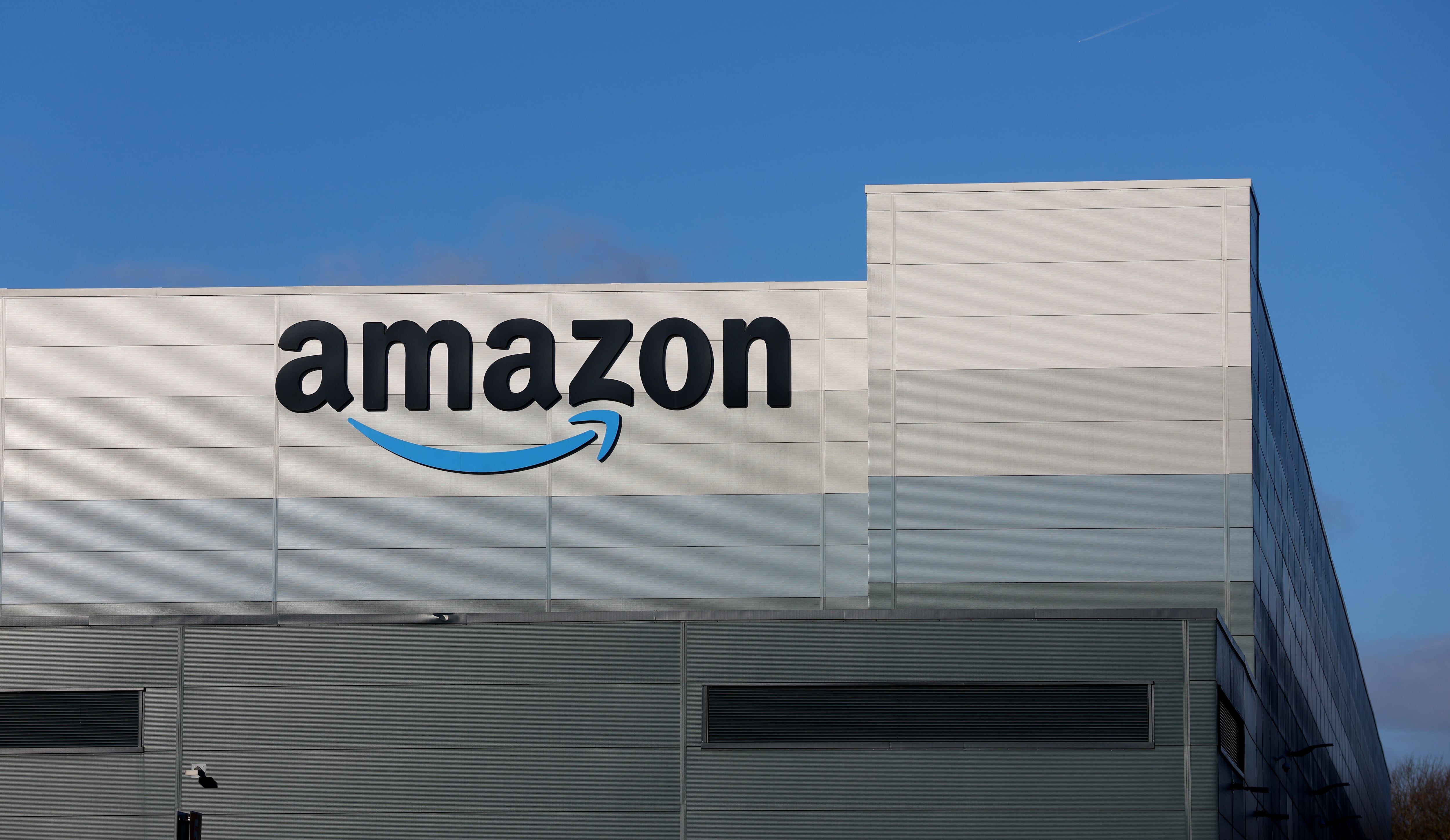 Esta alianza marca un hito en la evolución del comercio de lujo, al combinar la experiencia curatorial de Saks con la infraestructura tecnológica y el alcance masivo de Amazon.