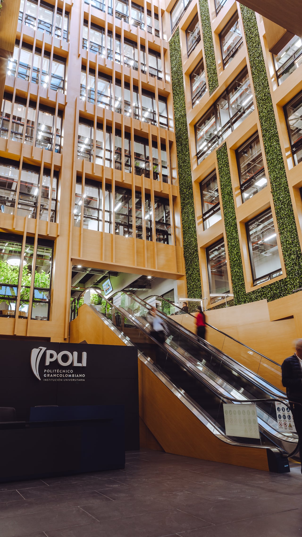 El Politécnico Grancolombiano lleva más de 30 años enseñando mercadeo y publicidad, lo cual consolida a la institución como una autoridad en la formación de sus profesionales.