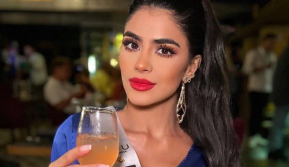 La candidata se robó las miradas con sensuales fotos.