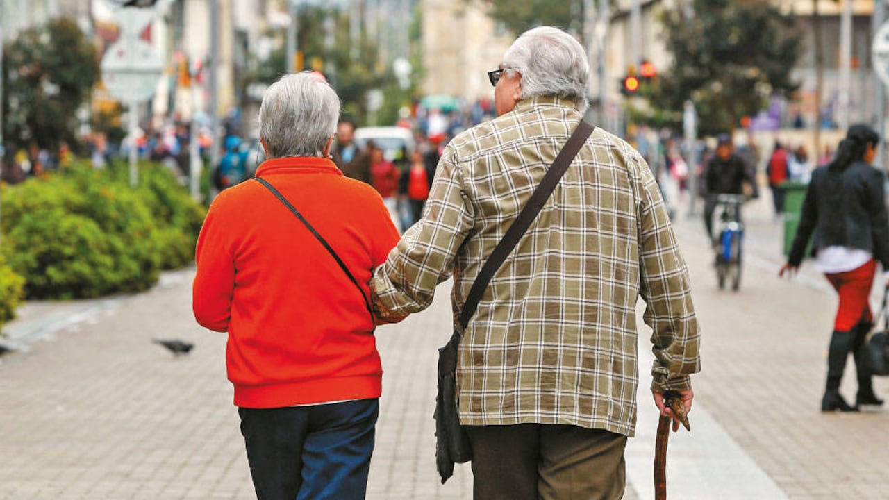 Dentro del sistema general de pensiones hay tres tipos de pensión: de vejez, de invalidez y de sobrevivencia.