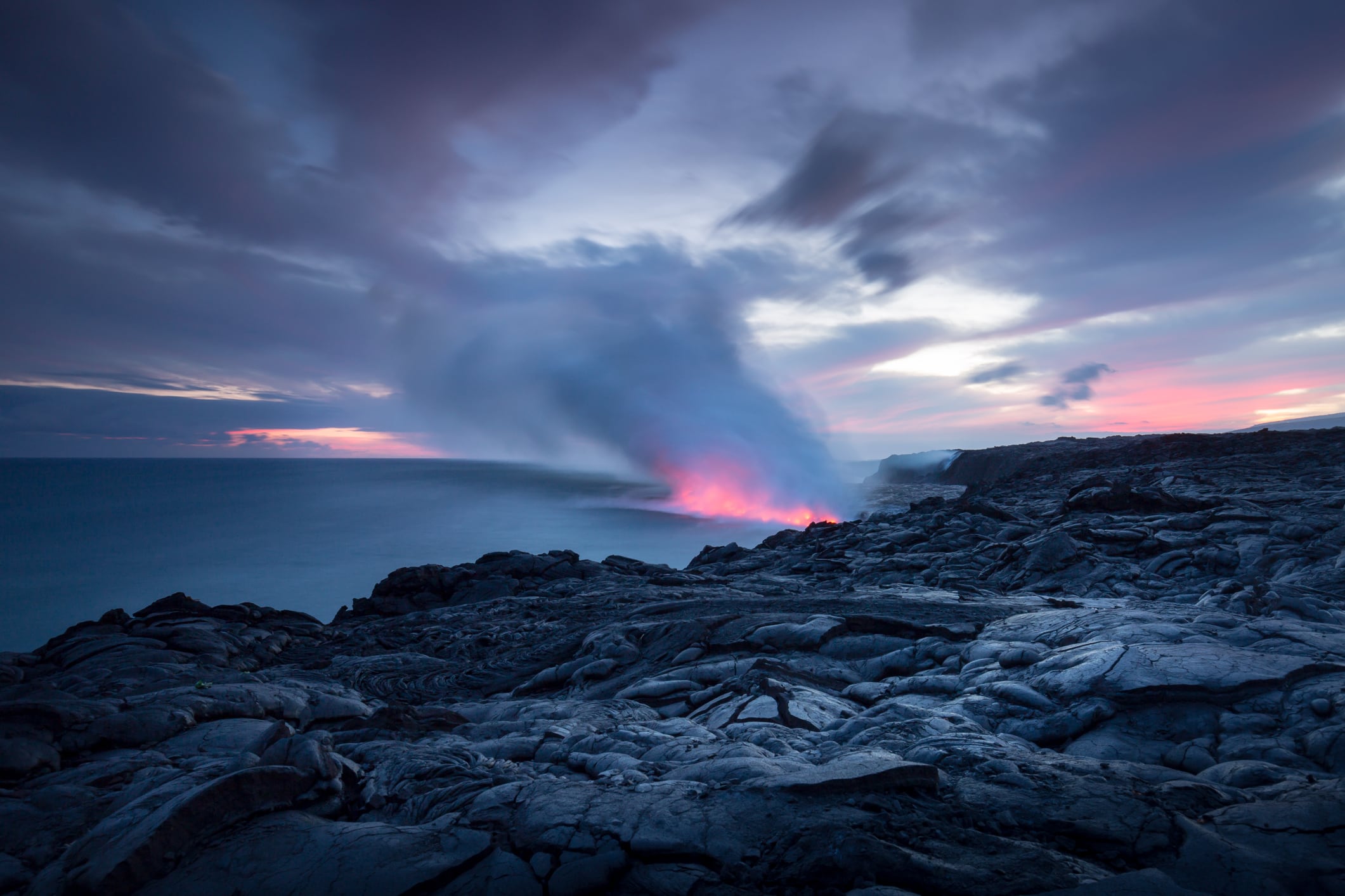 La isla se formó resultado de la interacción entre el magma y el agua del mar.