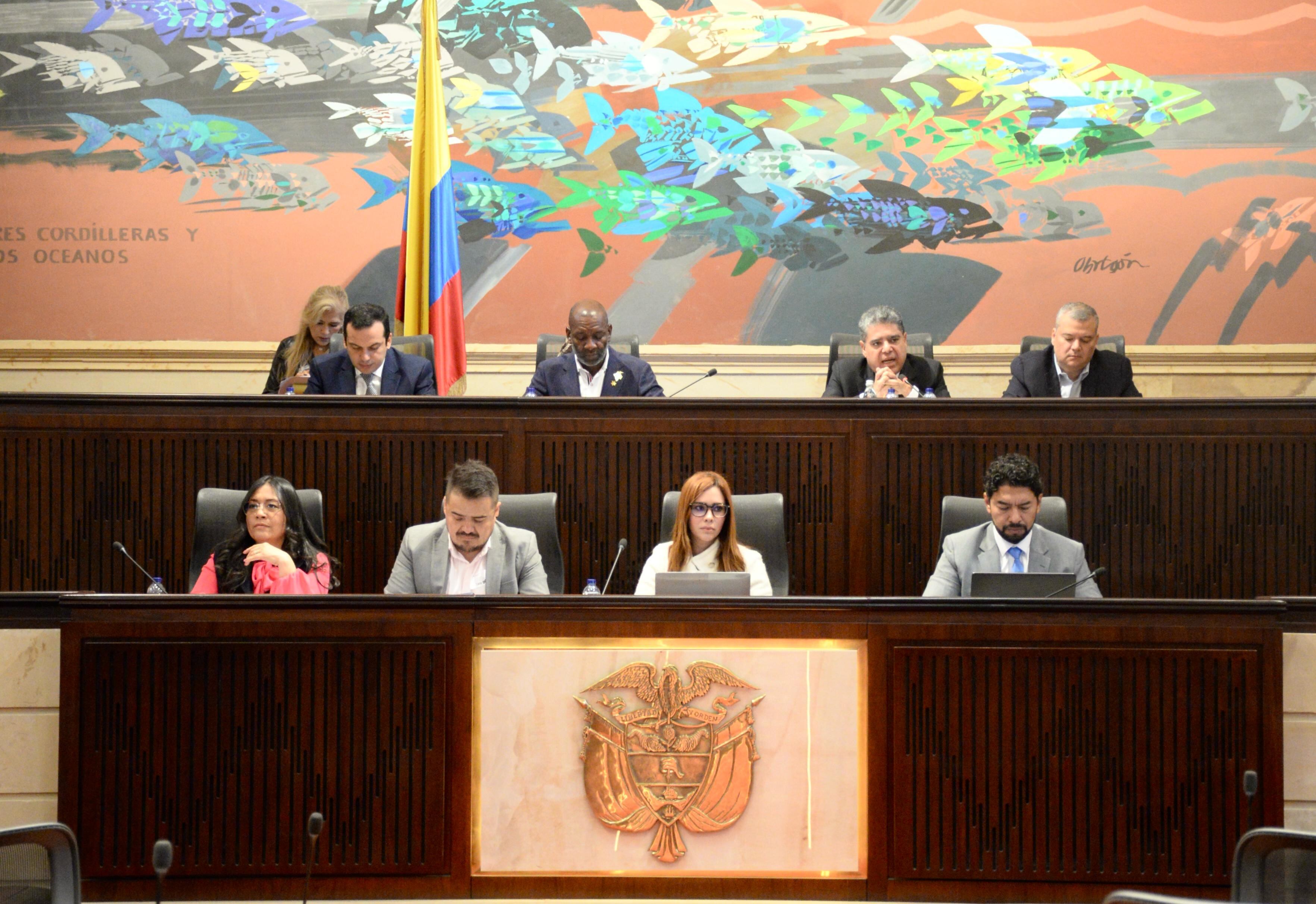 Debate de control político sobre reservas y fiducias