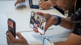 Un daño en la pantalla interior podría representar un duro golpe para el bolsillo de sus propietarios.