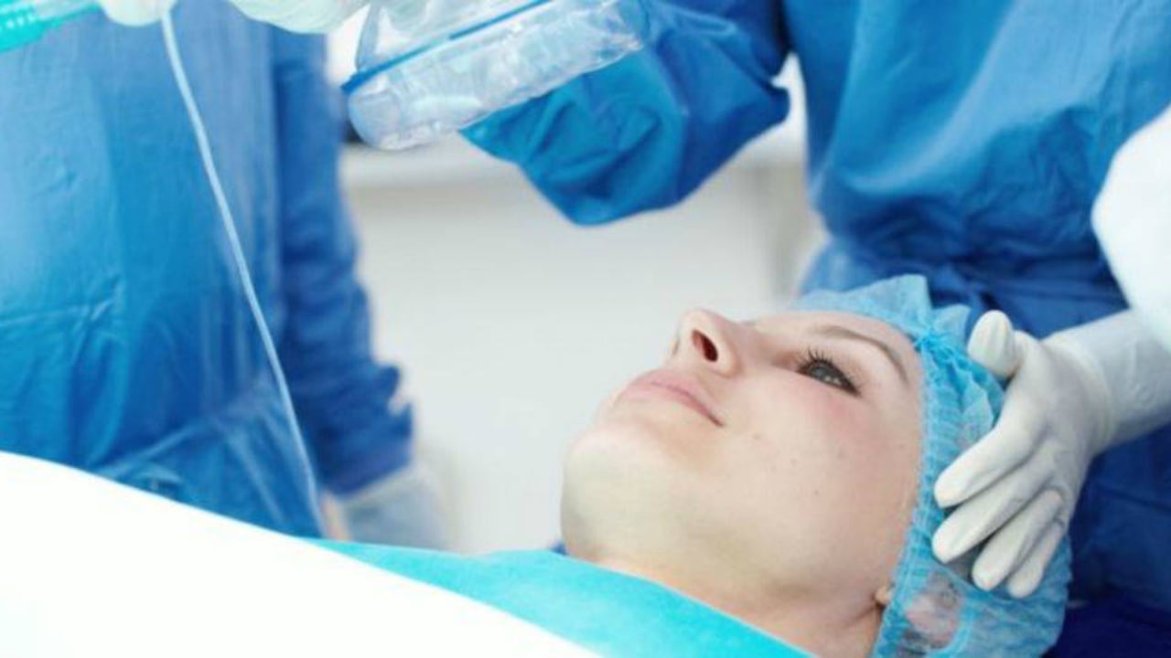 Gracias a la anestesia el paso por un quirófano no es tan traumático. Foto: Getty Images vía BBC Mundo