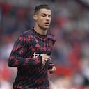 Cristiano Ronaldo del Manchester United calienta previo al partido de la Liga Premier entre el Manchester United y Norwich City en el estadio Old Trafford en Manchester, Inglaterra, el 16 de abril de 2022. Ronaldo y su esposa Georgina Rodríguez anunciaron el 18 de abril de 2022 la muerte de su hijo mellizo recién nacido. (Foto AP/Jon Super)