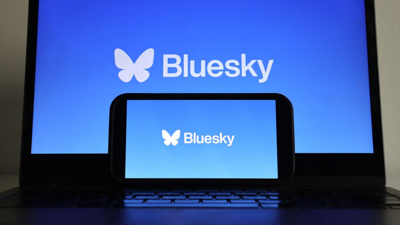 Bluesky es la competencia de X, que ha ganado miles de nuevos usuarios tras la victoria de Donald Trump.