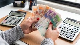 El pago de la prima de mitad de año es una obligación legal para empleadores en Colombia.