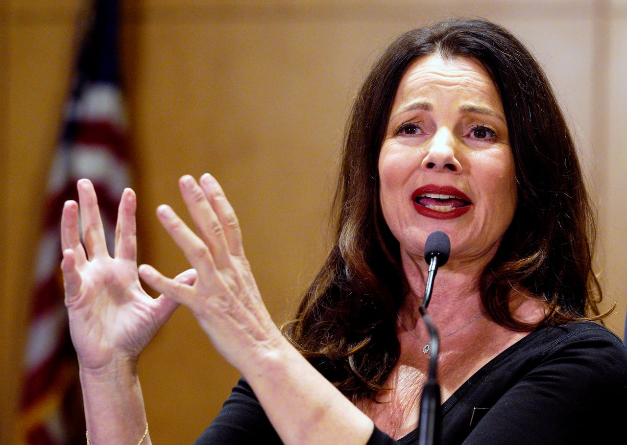 “Desde el 14 de julio al 3 de octubre no tuvimos noticia de la Alianza de Productores de Cine y Televisión. ¿Qué estaban haciendo? ¿Intentaban hacernos salir por acumulación de humo de cigarro?”, preguntó. “Bueno querido, dejé de fumar hace mucho tiempo”.