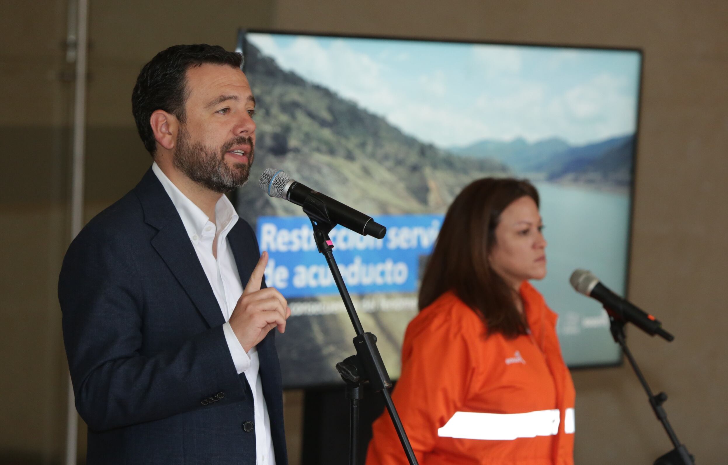 Rueda de Prensa esquema de restricción de suministro de Agua