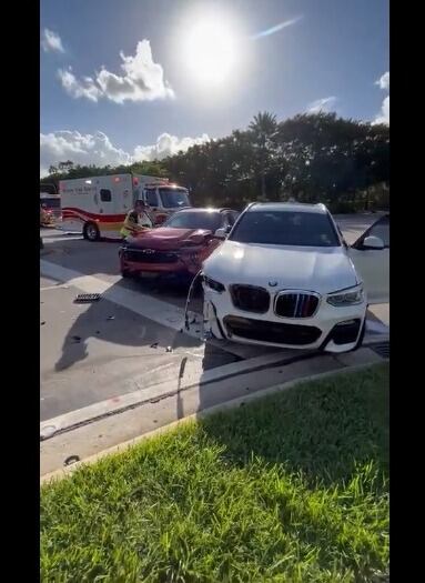 Así quedó la camioneta BMW de Iván René Valenciano