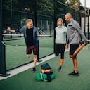 Para empezar a ejercitarse se debe estirar y calentar el cuerpo, según especialistas en entrenamiento deportivo.