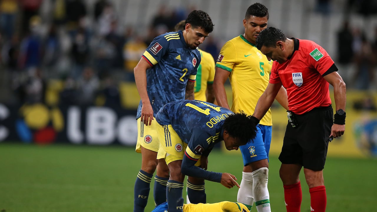 Neymar y Cuadrado protagonizaron uno de los duelos más intensos del encuentro