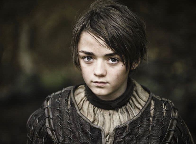 Maisie Williams como Arya Stark