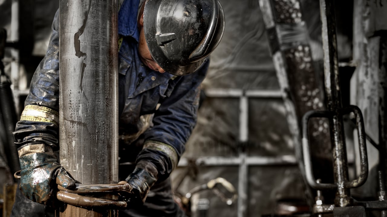 Las reservas comerciales de petróleo en Estados Unidos cayeron fuertemente en una semana, al bajar 8,02 millones de barriles.