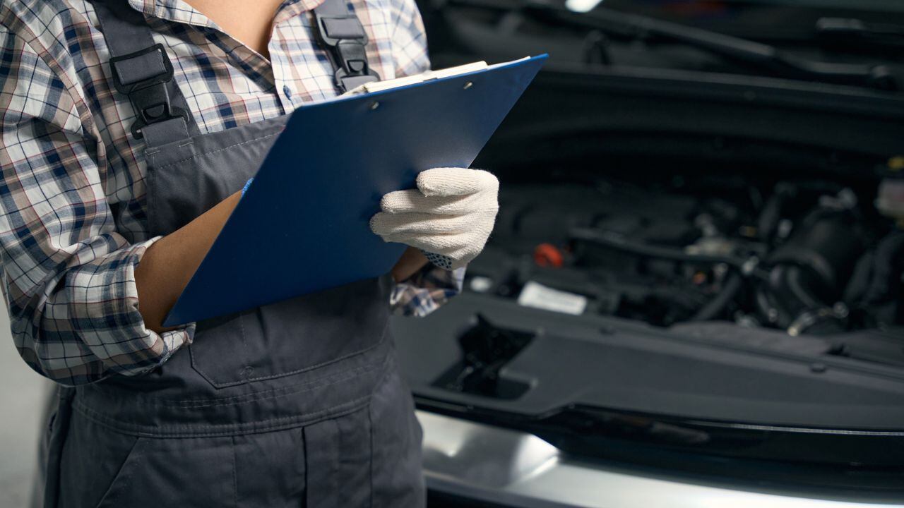 Llevar el carro al mecánico.