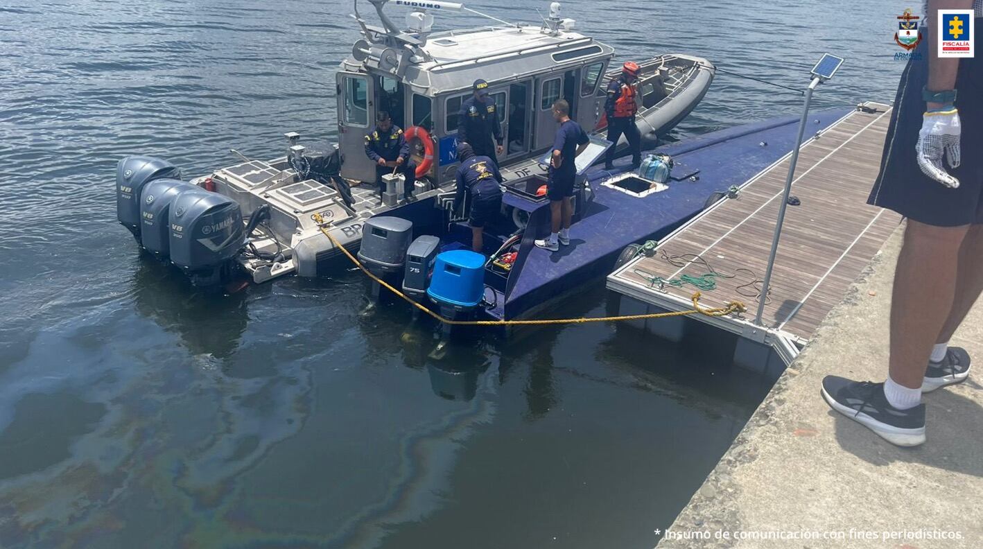 Tres ecuatorianos pretendían sacar por el Pacífico colombiano más de una tonelada de cocaína envuelta en papel celofán