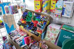 JUAN DIEGO ALVIRA Utiles escolares, san victorino