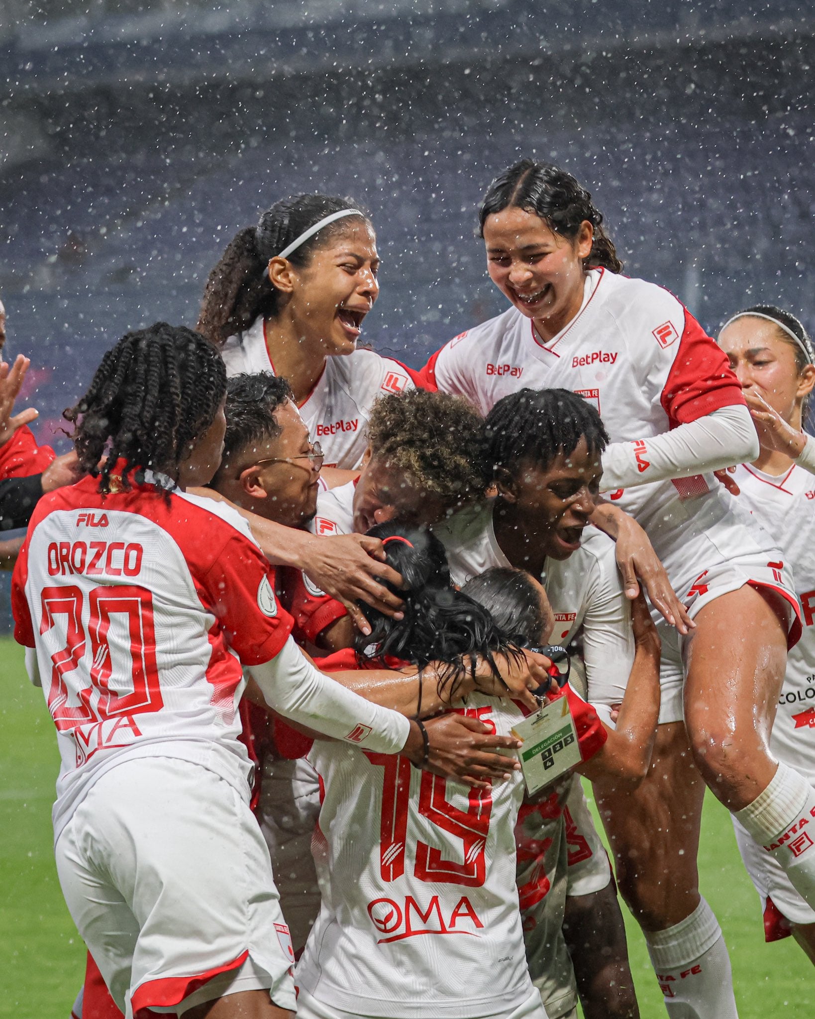 Santa Fe Femenino celebrando la clasificación a las semifinales de la Copa Libertadores Femenina