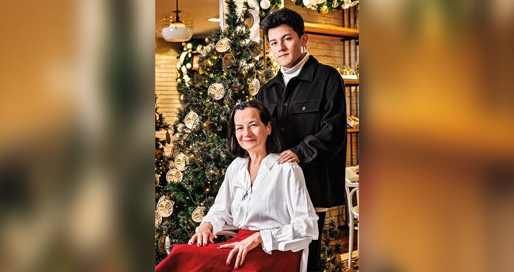 A sus 20 años, Emmanuel, hijo de Clara Rojas, estudia derecho en la universidad.