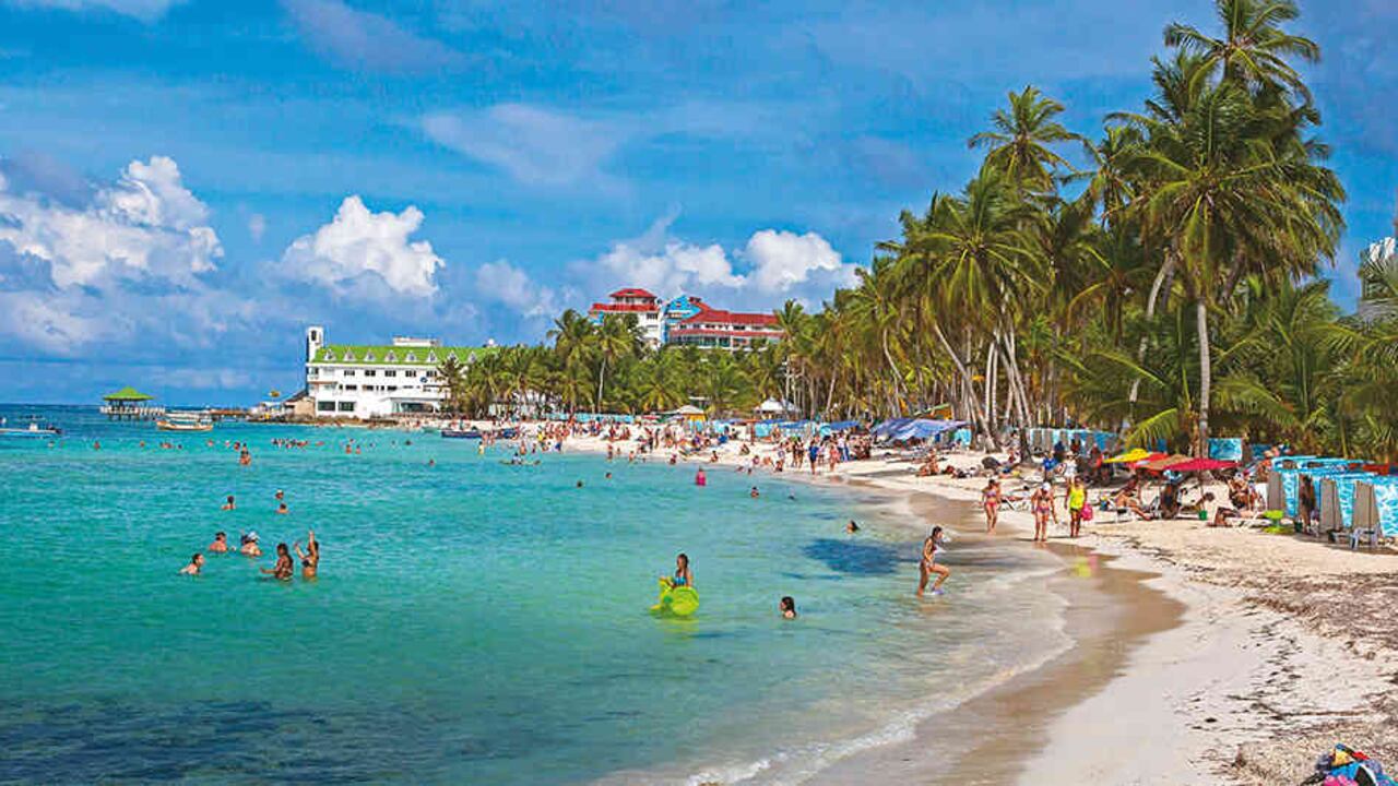 El turismo y el comercio son casi las dos únicas actividades económicas en San Andrés, luego del polémico fallo de La Haya, con el cual se habrían ampliado los derechos marítimos de Nicaragua, en detrimento de los pescadores colombianos.