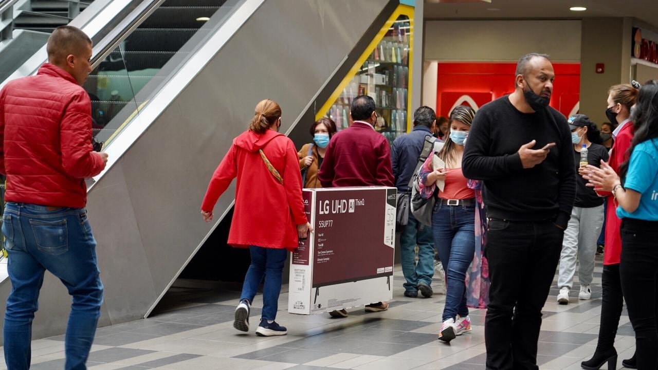 Los productos que mayor crecimiento registraron fueron prendas de vestir, artículos deportivos, productos agrícolas, computadores y electrodomésticos.