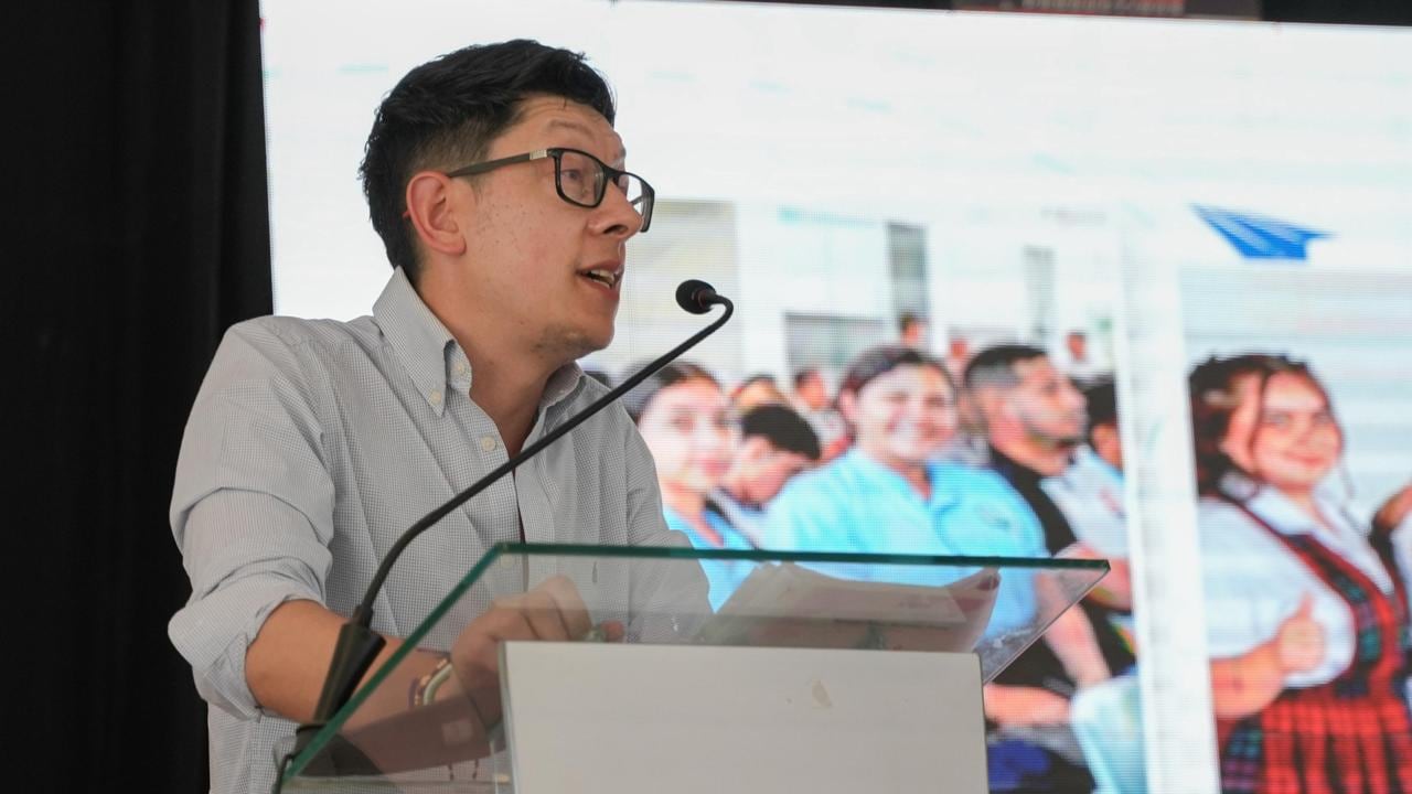 Ministro de Educación, Daniel Rojas, se reunió con la comunidad de la Universidad Pedagógica.