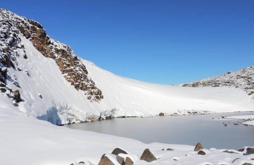 La Antártida está cubierto por una capa de hielo cercana a los 2 kilómetros de espesor y las temperaturas alcanzan los –89 °C.  Foto: Oscar Ramos y Takekuma Sou/ Unisalle.