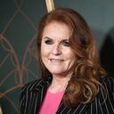 ARCHIVO - Sarah Ferguson posa para una fotografía durante un evento el jueves 16 de marzo de 2023, en Londres. (Scott Garfitt/Invision/AP, archivo)