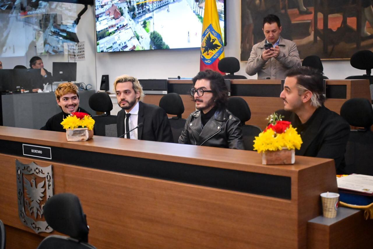 Integrantes de Morat en el Concejo de Bogotá