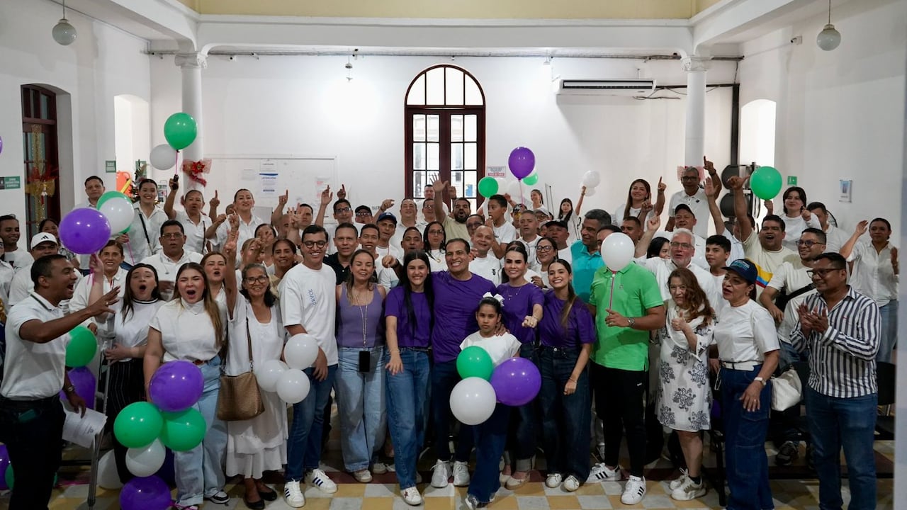 David Reyes Castro en su incripción al Senado de la República.