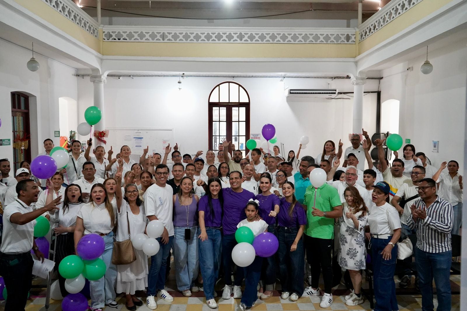 David Reyes Castro en su incripción al Senado de la República.