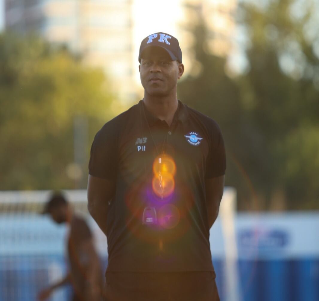 Patrick Kluivert es el nuevo entrenador de Balotelli.