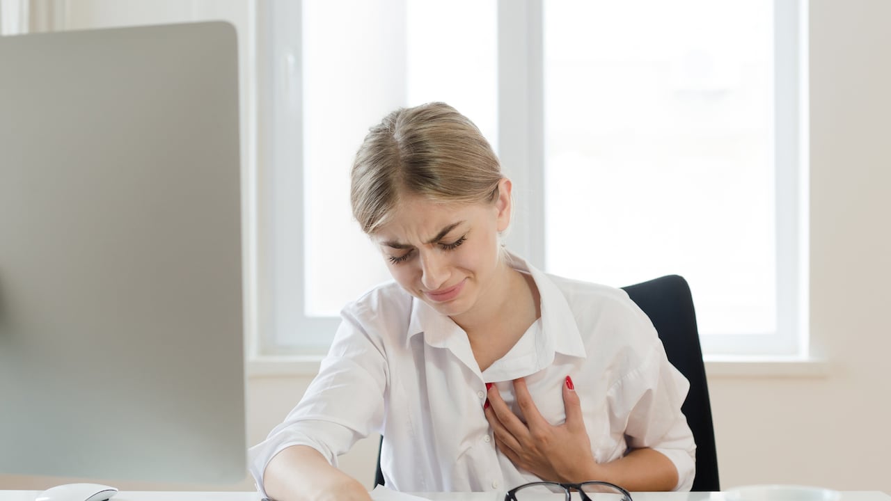 Las mujeres pueden presentar un infarto sin que presenten demasiados síntomas.