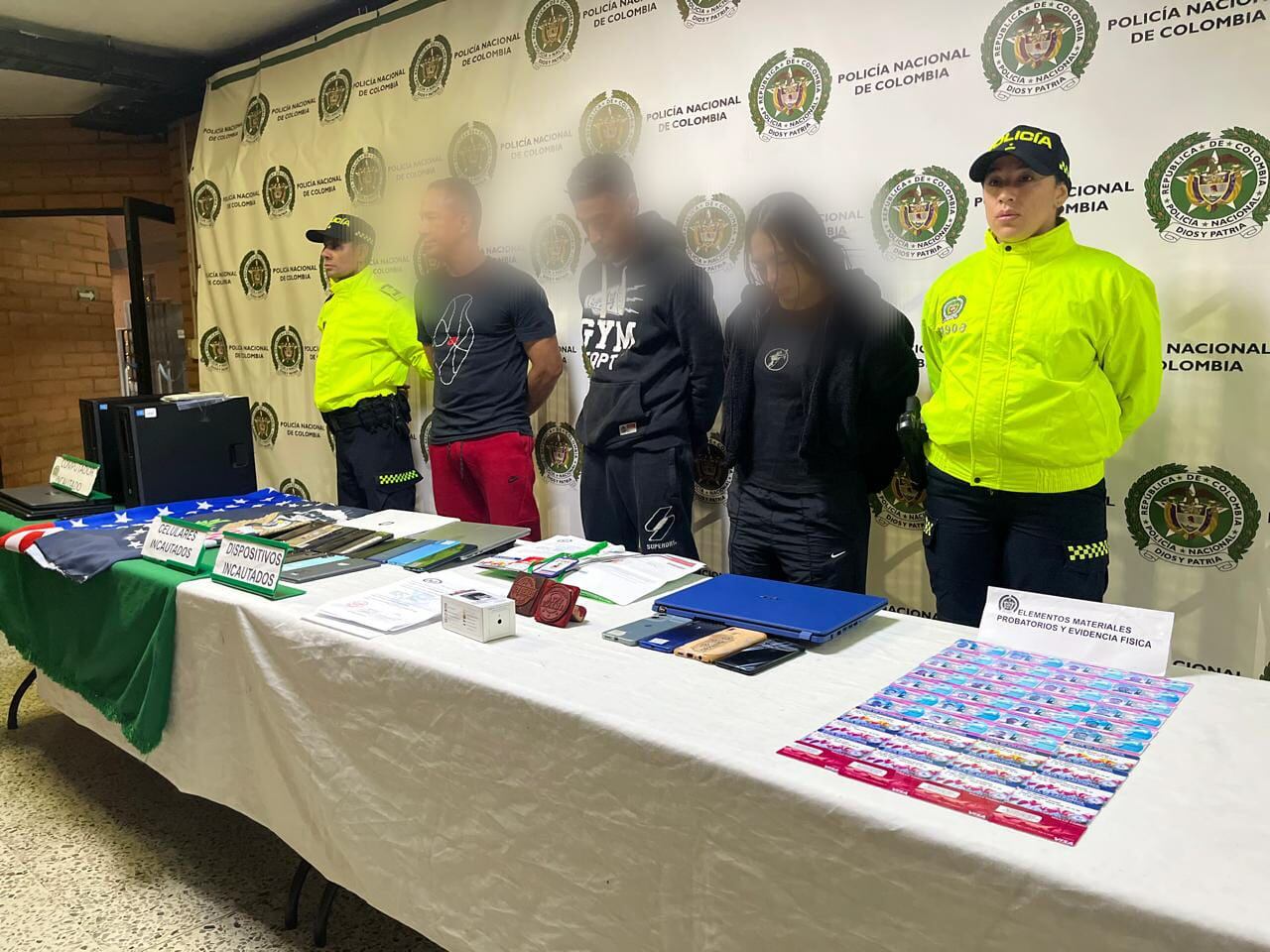 Tres colombianos suplantaron al gobierno de los Estados Unidos y estafó a ciudadanos de cinco países